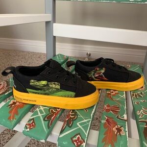 Vans National Geographic Toddler Size 6.5 - Black and Yellow